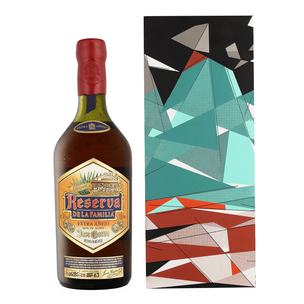 Jose Cuervo Reserva De La Familia 70cl Gedistilleerd + Giftbox + Giftbox